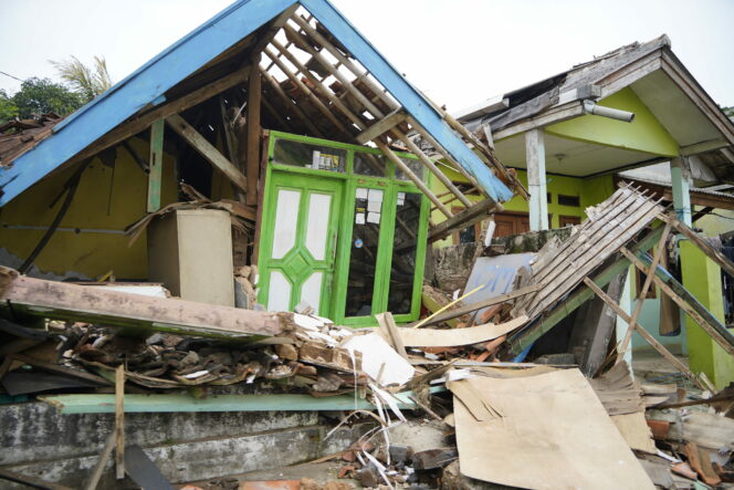 
					Rumah Kategori Rusak Berat Wajib Dibangun Ulang.(Foto: Afsal Muhammad/cianjurupdate.com)