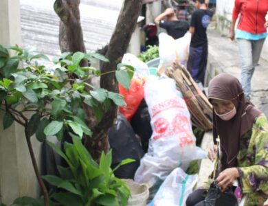 Bank Sampah Sabilulungan: Gang Sempit Bukan Halangan Untuk Pilah Sampah Jadi Rupiah