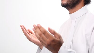 Niat Sholat Tahajud dan Keutamaannya