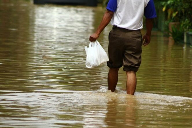 
 Hujan Lebat Landa Jakarta, Banjir Kembali Terjang 82 RT