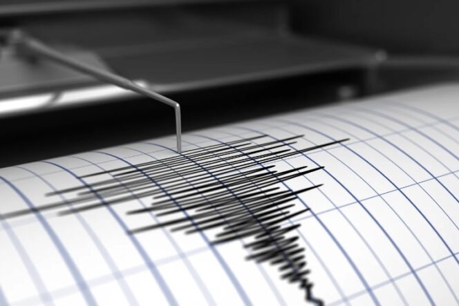 
 Gempa Dahsyat Melanda Kulonprogo Yogyakarta, Warga Panik dan Berlarian!