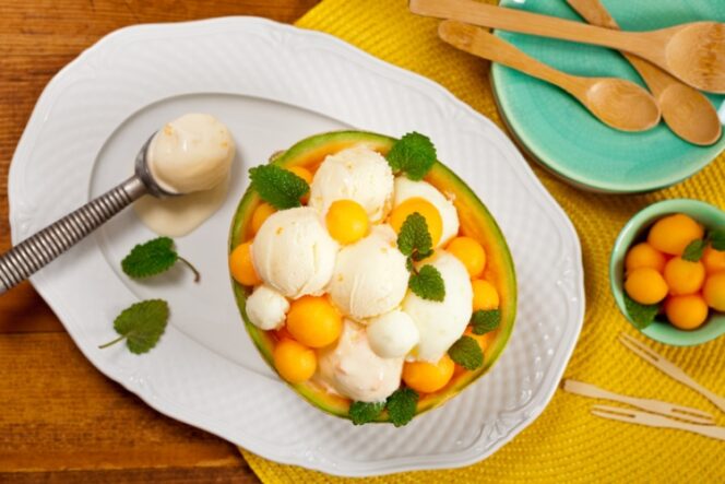 
 Es Kuwut Melon Fantasi Nutrijel: Takjil Segar untuk Buka Puasa