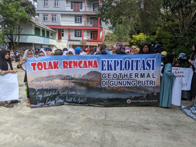 
					Warga Tolak Proyek Geothermal di Kaki Gunung Gede Pangrango Cipanas Cianjur
