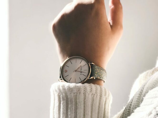 
 Jam Tangan Mewah: Kebutuhan atau Gaya Hidup? Temukan Jawabannya di Sini!