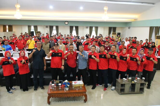 
 Perwakilan dari Kemenpora menghadiri langsung dan turut mendukung kegiatan Implementasi DBON menuju DBOD guna membangkitkan sektor olahraga di Kabupaten Cianjur pada Sabtu (20/05) di Hotel Grand Bydiel. (foto: Istimewa) 