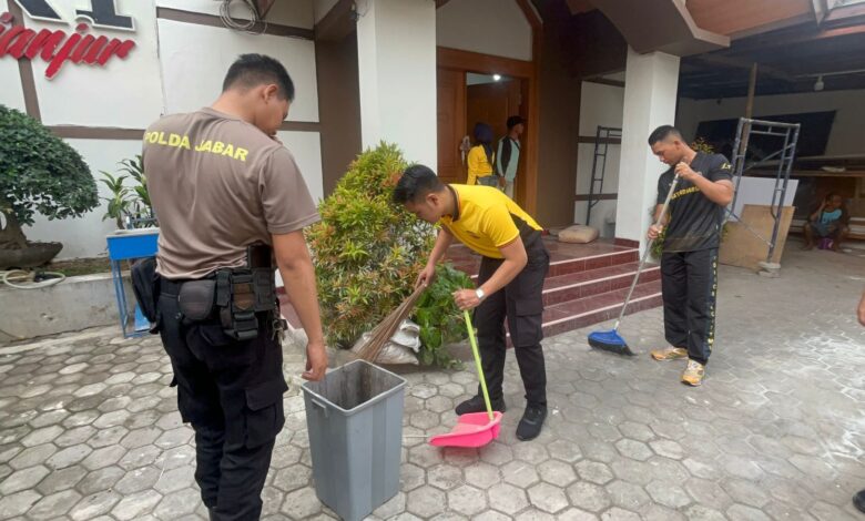 Sambut hari Bhayangkara Polres Cianjur Gelar bersih-bersih tempat ibadah