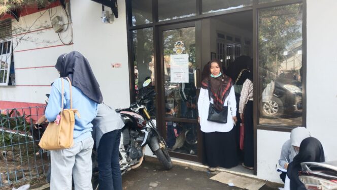 
 Kepala Disnaker Cianjur Imbau Warga Gunakan Aplikasi Online untuk Membuat Kartu Kuning