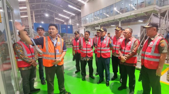 
 Bahas Ketahanan Air Nasional, Tim Wantannas RI Kunjungi Pabrik AQUA