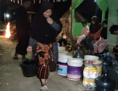 Warga di Kecamatan Cibeber mulai kesulitan air bersih