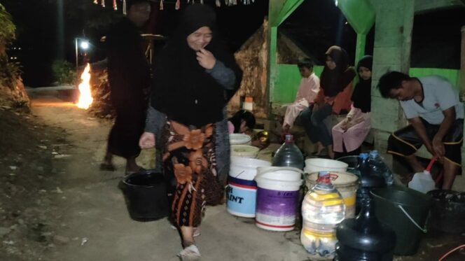 
 Warga di Kecamatan Cibeber mulai kesulitan air bersih