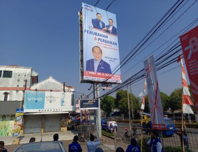 Ratusan baliho bergambar Bacapres Koalisi Perubahan untuk Persatuan (KPP) Anies Baswedan dan Ketum Partai Demokrat Agus Harimurti Yudhoyono (AHY) di Kabupaten Cianjur, diturunkan, Jumat (1/9/2023)