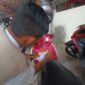 Samsat Kabupaten Cianjur, mulai menyasar fasilitas pendidikan dalam melakukan operasi pemberitahuan jatuh tempo pajak kendaraan bermotor dengan cara menempel stiker pada kendaraan, Rabu (20/9/2023).