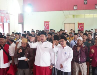 Bakal Calon Anggota DPR RI, Dapil 3 Jabar Kang Arief Rachman, datang dan menghadiri kegiatan Maulid Nabi bersama Himpunan Santri Nusantara (HISNU) di Tanggeung Cianjur selatan, Senin (25/9/2023) kemarin.