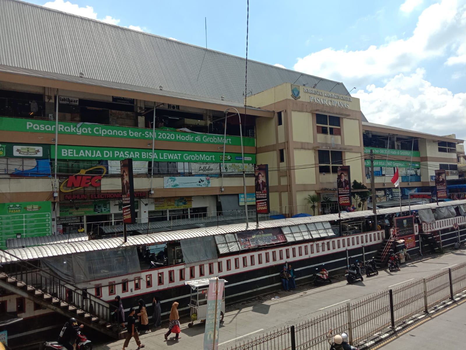 30 CCTV Dipasang di Pasar Cipanas untuk Meningkatkan Kenyamanan dan Keamanan Pengunjung