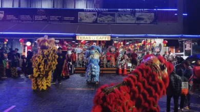 Warga Antusias Tonton Atraksi Barongsai di Cafe Sturgis Cipanas