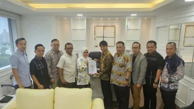 Dukung Perjuangan Tenaga Honorer R2 dan R3, Ketua DPRD Cianjur Metty Triantika Bersama Komisi I Serahkan Aspirasi ke DPR RI