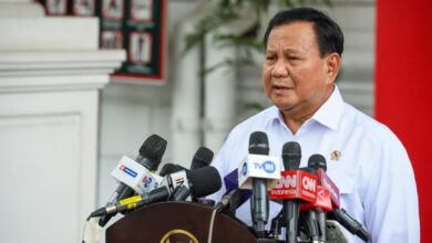 Presiden Prabowo Subianto menegaskan akan menyingkirkan menteri yang tak bekerja untuk rakyat.