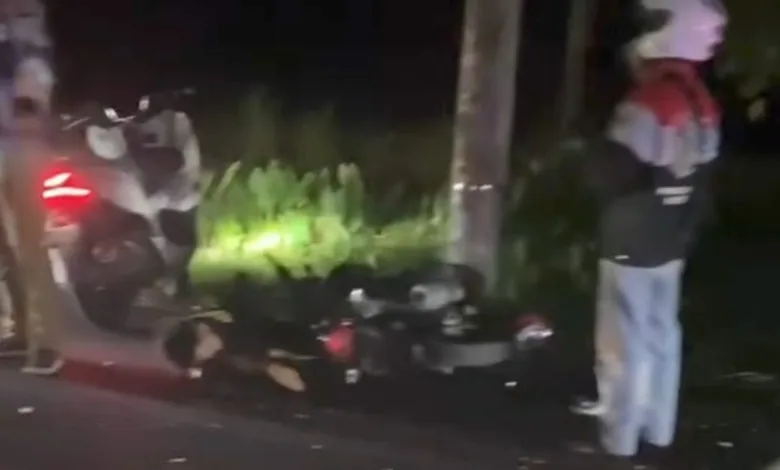 Kecelakaan melibatkan tiga sepeda motor di Cugenang, Cianjur, menewaskan satu orang dan melukai tiga lainnya.