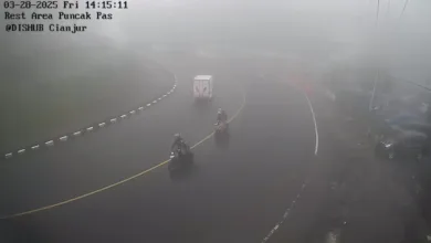 Pemudik Waspada, Jalur Puncak Dipenuhi Kabut Tebal