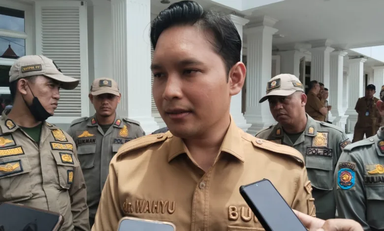 Seluruh pegawai Pemkab Cianjur akan menjalani tes urine usai seorang ASN terbukti memakai narkoba.