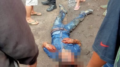 Seorang pelaku curanmor bersenjata api di Cianjur nyaris tewas dihakimi massa setelah aksinya dipergoki warga