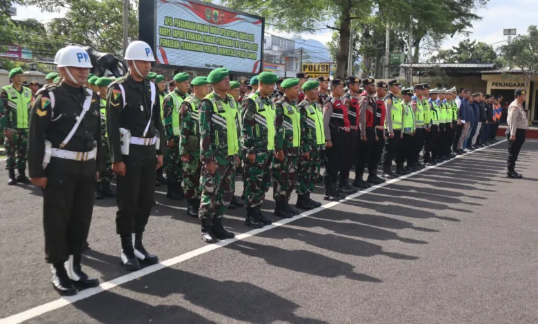 Polres Cianjur mengerahkan personel gabungan untuk memastikan malam takbir Idulfitri 2025 berjalan aman dan kondusif.