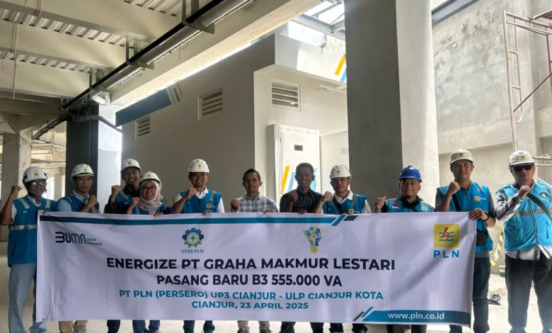 Manager PLN UP3 Cianjur, Andre Pratama Djatmiko menyampaikan bahwa penyalaan ini merupakan bentuk komitmen PLN dalam mendukung kebutuhan listrik sektor usaha dan industri di Kabupaten Cianjur.