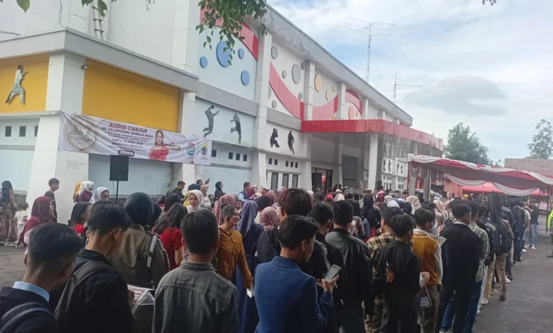 Audisi Dangdut Akademi Musim ke-7 digelar di GGM Cianjur, Minggu (19/4/2025), menarik antusiasme tinggi dari ratusan peserta.