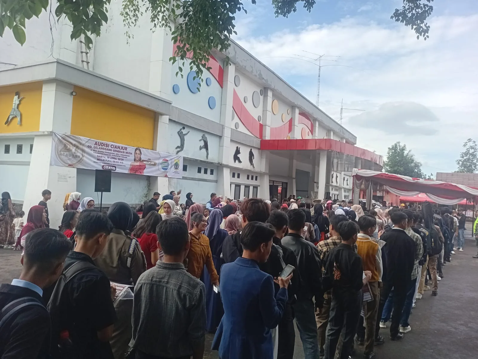 Audisi Dangdut Akademi Musim ke-7 digelar di GGM Cianjur, Minggu (19/4/2025), menarik antusiasme tinggi dari ratusan peserta.