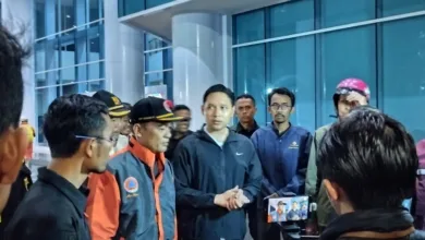 Banjir melanda tiga kecamatan di Cianjur. Bupati Cianjur Mohammad Wahyu siapkan posko pengungsian, alat evakuasi, dan logistik untuk korban.