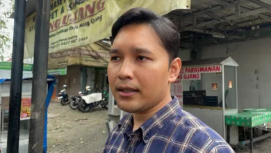 Bupati Cianjur dr Mohammad Wahyu Ferdian pantau pembersihan gorong-gorong tersumbat di Jalan Pasir Gede Raya.