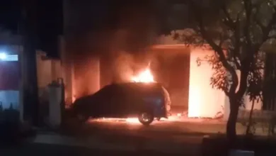 Dua mobil terbakar di Cianjur diduga akibat pembakaran oleh orang tak dikenal.