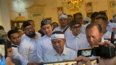 Gubernur Jawa Barat Dedi Mulyadi izinkan ASN libur atau kerja dari rumah untuk merawat orang tua sakit.
