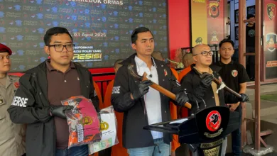 Empat anggota ormas di Cianjur ditangkap setelah menodong pemudik dengan golok.