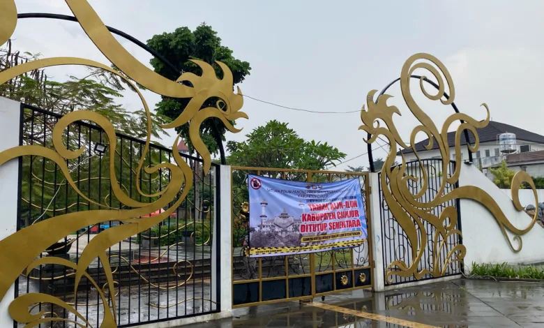 Alun-alun Cianjur ditutup sementara 10-11 April 2025 untuk pembersihan menyambut kunjungan Gubernur Jawa Barat.