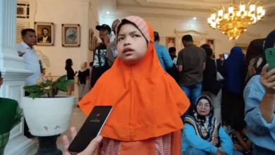 Anastasya Putri, anak yatim asal Cianjur, jadi anak asuh Gubernur Jawa Barat Dedi Mulyadi.