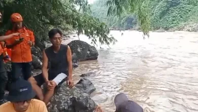 Remaja asal Ciranjang, Cianjur, hanyut di Sungai Cisokan usai memancing bersama teman-temannya.