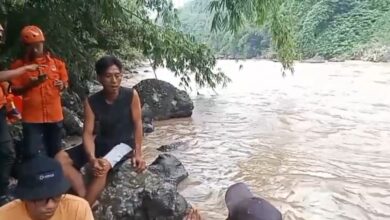 Remaja asal Ciranjang, Cianjur, hanyut di Sungai Cisokan usai memancing bersama teman-temannya.