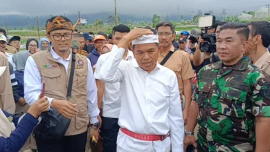Gubernur Jawa Barat, Dedi Mulyadi, merespons keluhan warga Desa Ciputri, Kecamatan Pacet, Kabupaten Cianjur, terkait banjir dan longsor yang sering melanda daerah mereka.