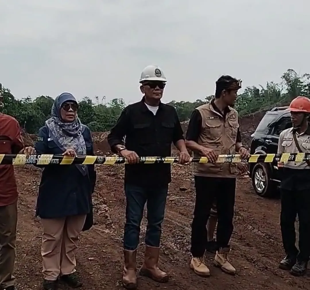Tambang galian C di Bojongpicung, Cianjur, ditutup sementara oleh tim gabungan Pemprov Jabar dan Pemkab karena diduga ilegal.