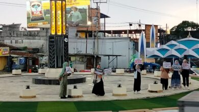 Aksi solidaritas untuk Palestina digelar PC Ikatan Mahasiswa Muhammadiyah (IMM) Cianjur di bunderan lampu Gentur.