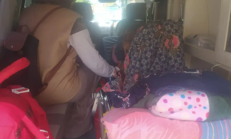 Seorang ibu hamil 9 bulan di Kampung Sukamahi Samolo, Ciherang, Cianjur berhasil dievakuasi tim gabungan usai rumahnya terendam banjir.