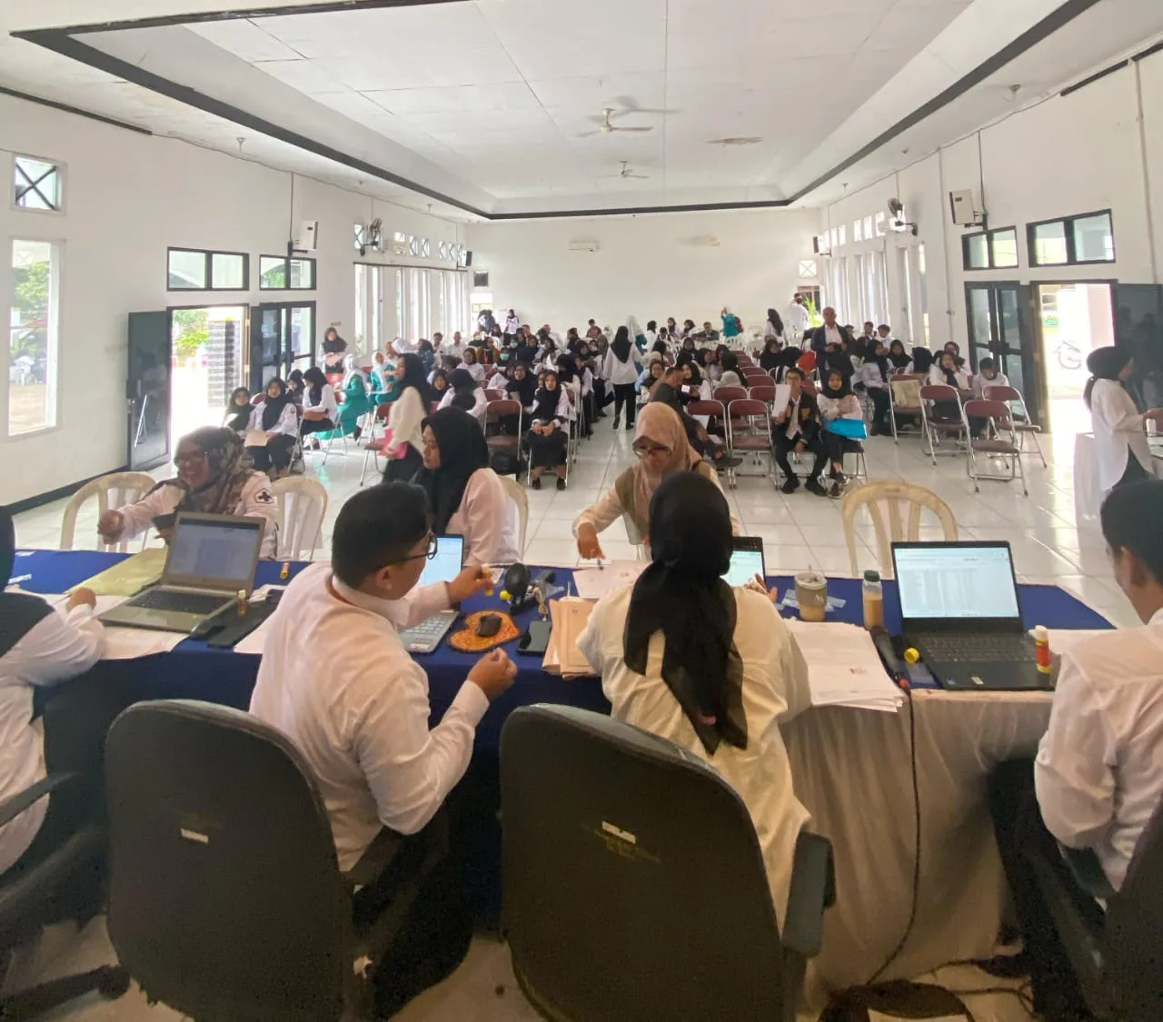 Pemerintah Kabupaten Cianjur memperpanjang kontrak 1.522 PPPK pada 2025, dengan fokus pada efisiensi pelayanan melalui teknologi.
