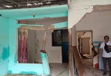 Banjir melanda Cianjur, merusak 12 rumah berat di empat kecamatan. BPBD segera salurkan bantuan darurat dari APBD untuk korban.