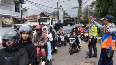 Kemacetan parah terjadi di jalur Cipanas-Puncak pasca Lebaran 2025