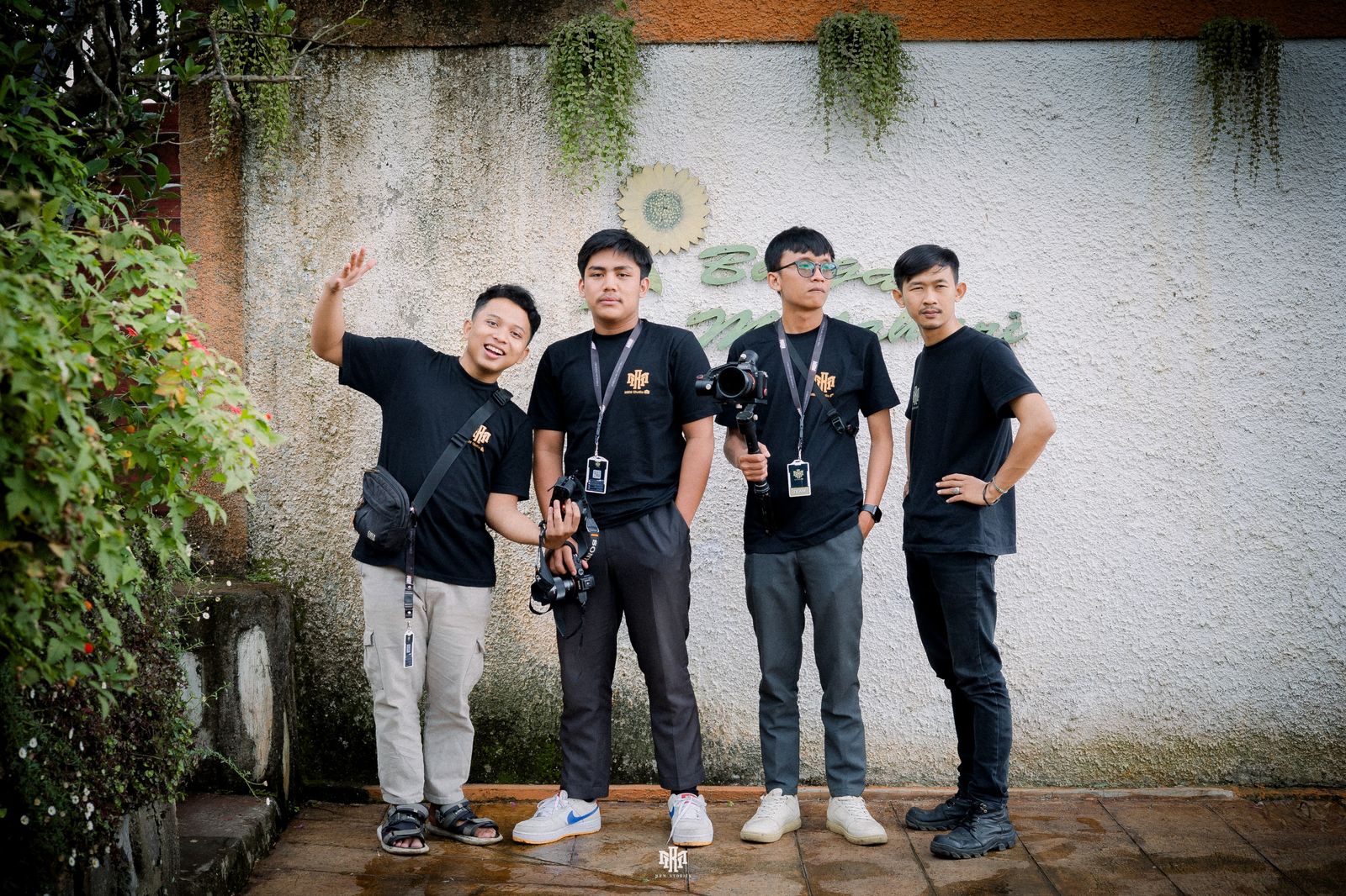MRM Studio Photo di bawah kepemimpinan Majid Abdurahman alias Jo, membuktikan bisnis fotografi lokal bisa berkembang pesat berkat konsistensi layanan dan kolaborasi strategis.