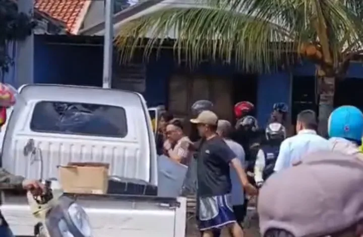 Empat orang luka ringan dalam kecelakaan beruntun di Jalan Bandung Kampung Mareleng Desa Cipeuyeum, Kecamatan Haurwangi, Cianjur.