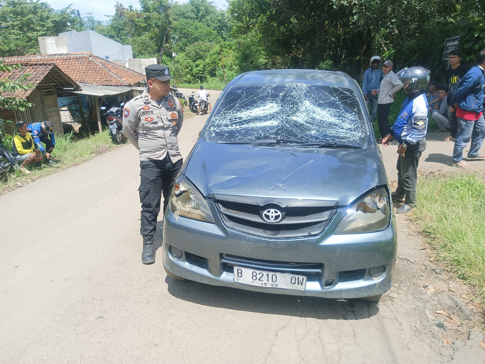Sopir Xenia Tabrak Fortuner di Cianjur Lalu Kabur, Mobil Ditinggal Berisi Jeriken Pertalite