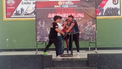 Yonif 300 Raider menggelar turnamen panco perdana 'Bradja Armwrestling' di Cianjur, diikuti 90 peserta dari berbagai kota di Jawa Barat.