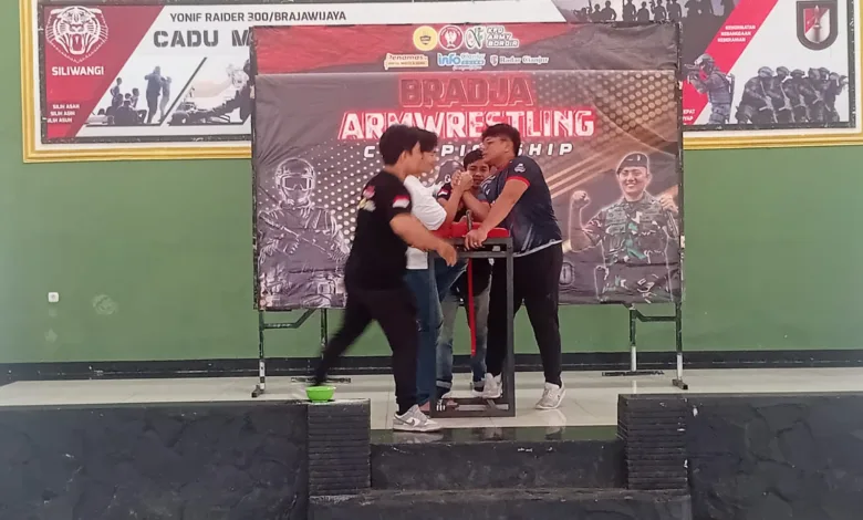 Yonif 300 Raider menggelar turnamen panco perdana 'Bradja Armwrestling' di Cianjur, diikuti 90 peserta dari berbagai kota di Jawa Barat.